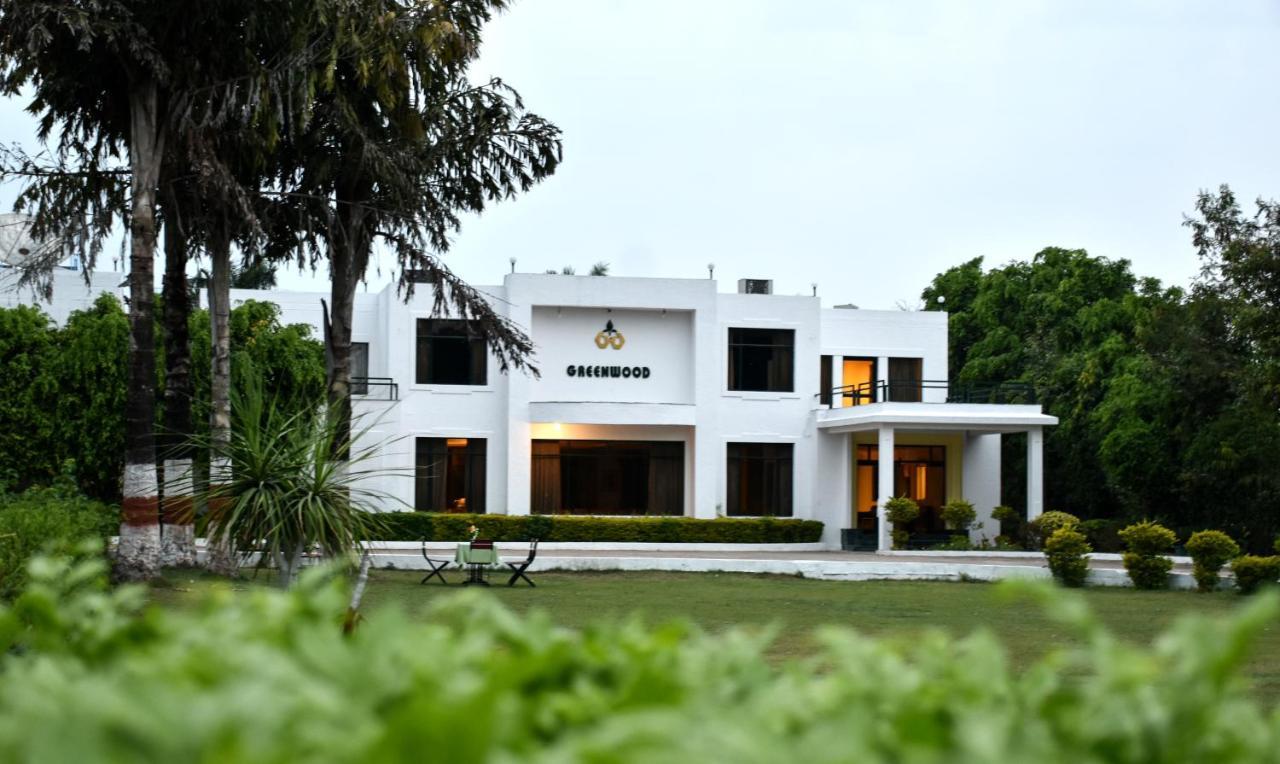 Greenwood Hotel Khajurāho Exteriör bild