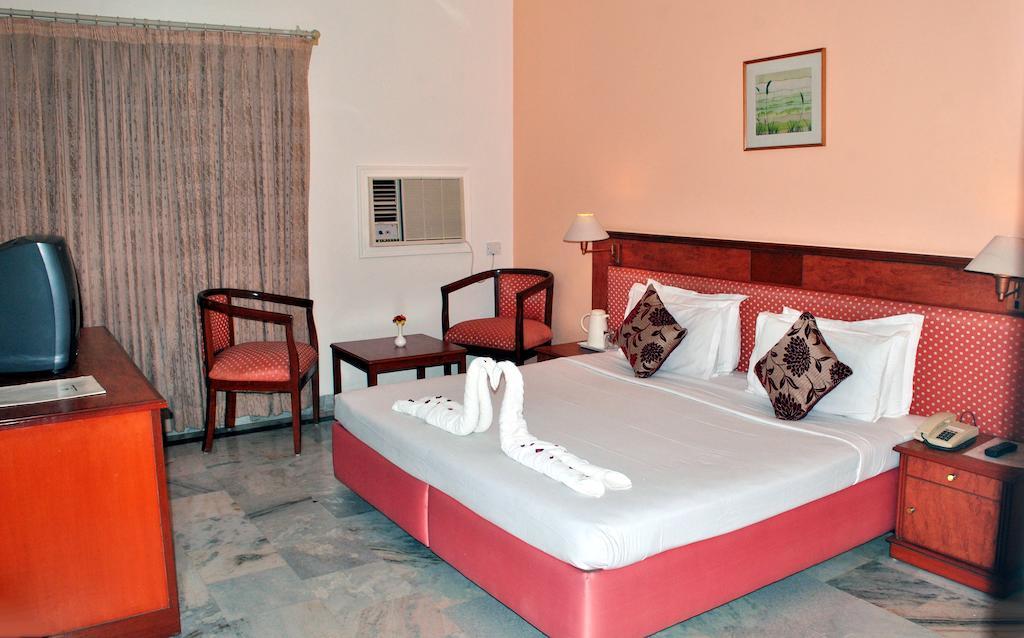 Greenwood Hotel Khajurāho Rum bild